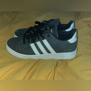 ADIDAS UNISEX TENNIS DARK Charcoal GREY GREAT CONDITION. UNIQUE AND STYLISH.